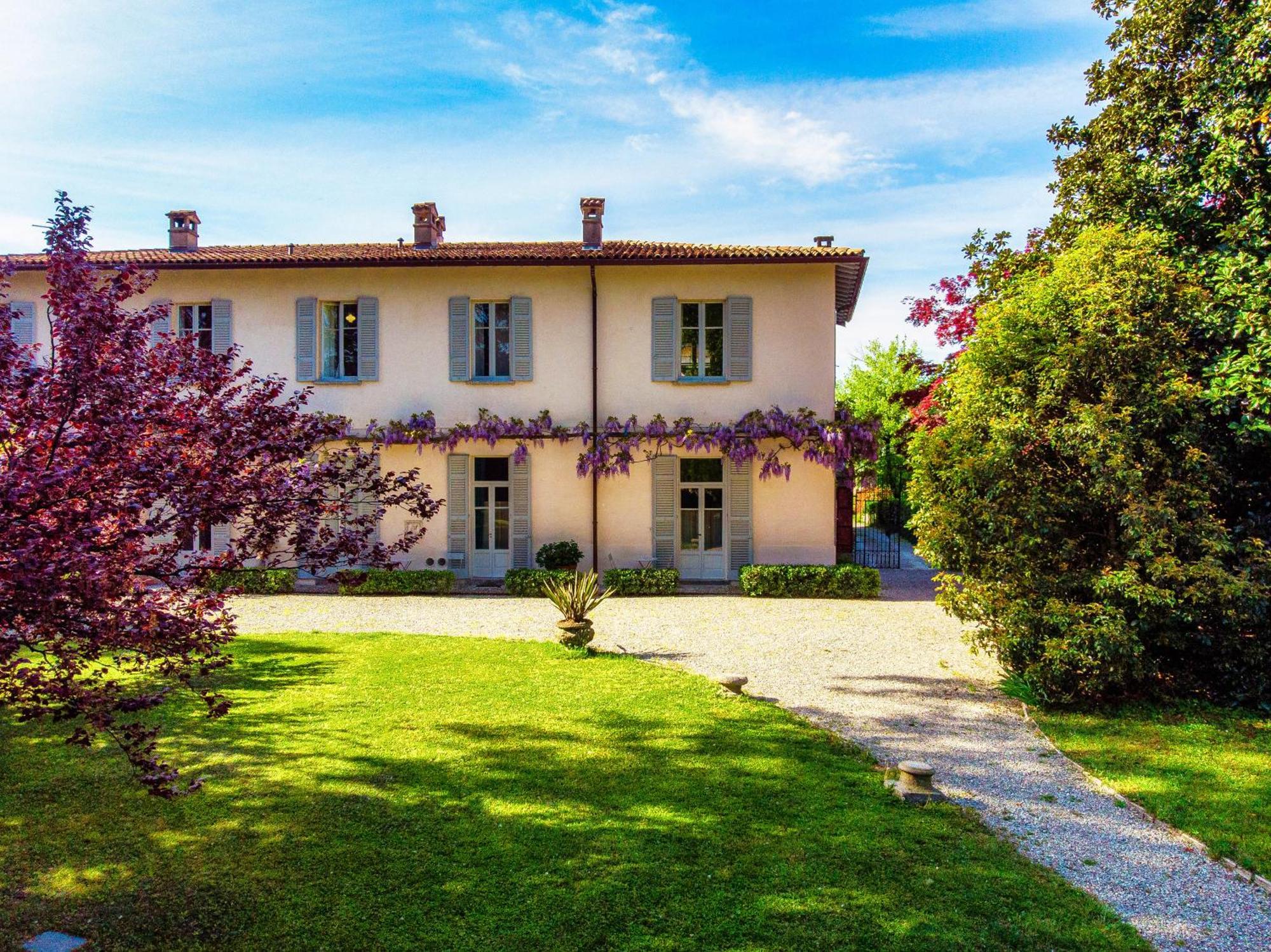ホテル ダンデライオン コモ スイーツ アンド パーク Villa Guardia エクステリア 写真